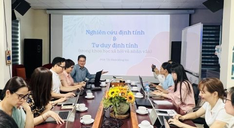PGS.TS. Đinh Hồng Hải chia sẻ về phương pháp nghiên cứu định tính và tư duy định tính