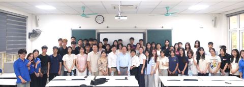 Chi ủy, Ban Chủ nhiệm Khoa Quản trị thông tin gặp mặt tân sinh viên K71: Sẵn sàng cho một hành trình mới