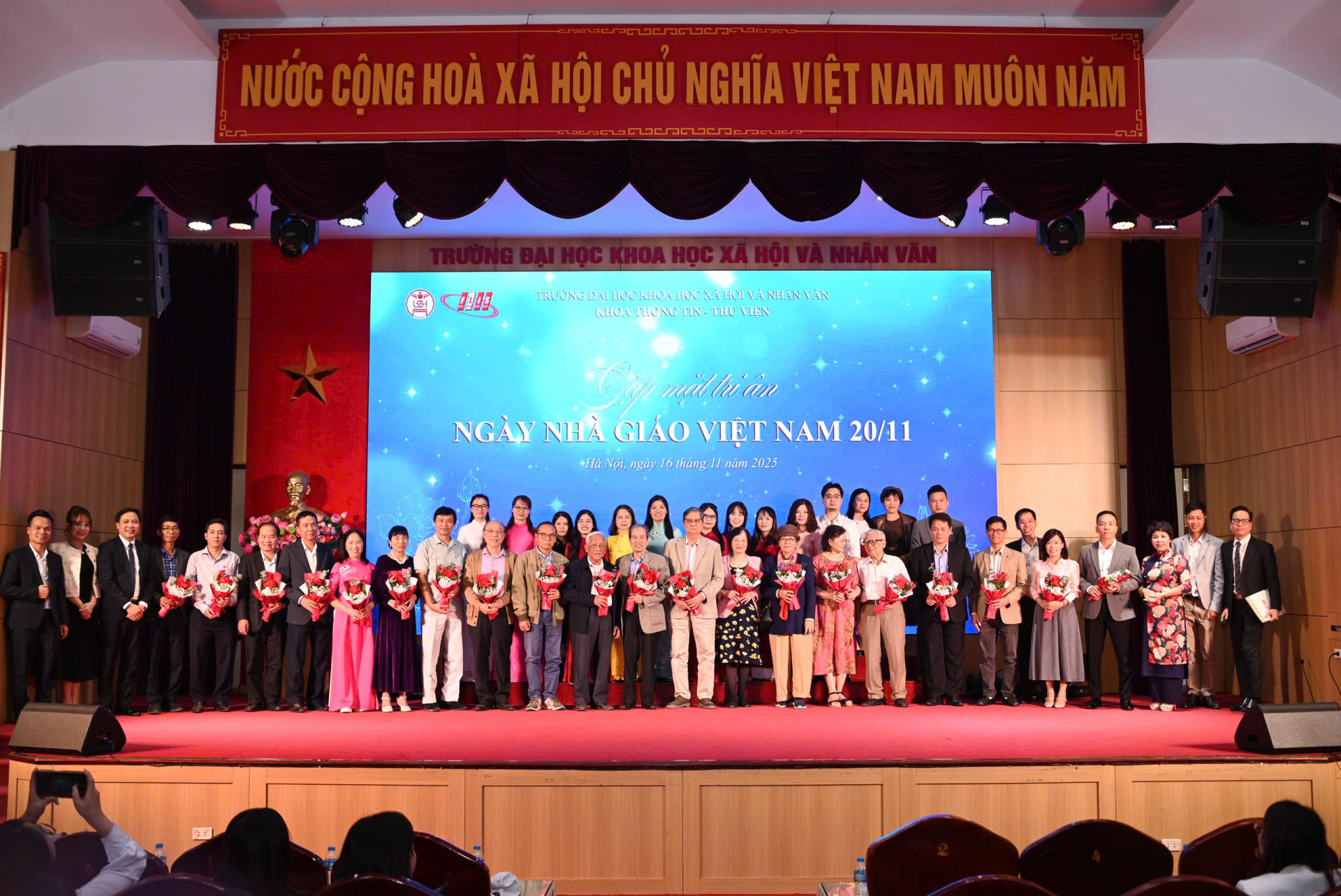 cựu giáo chức