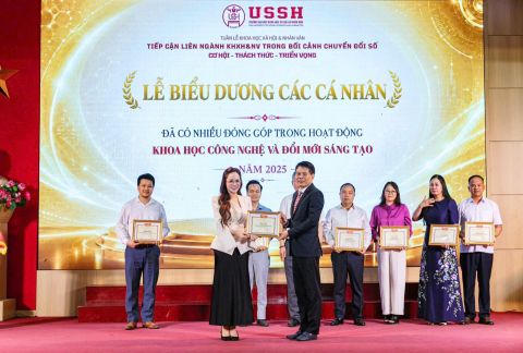 Giang Hồng: Từ giảng đường Quản trị thông tin đến hành trình kiến tạo giá trị bằng tri thức và truyền thông