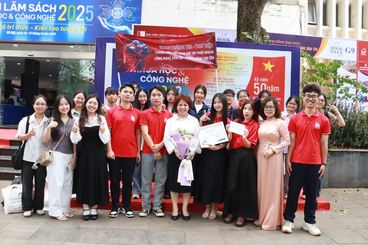 sinh vien nhan van 3