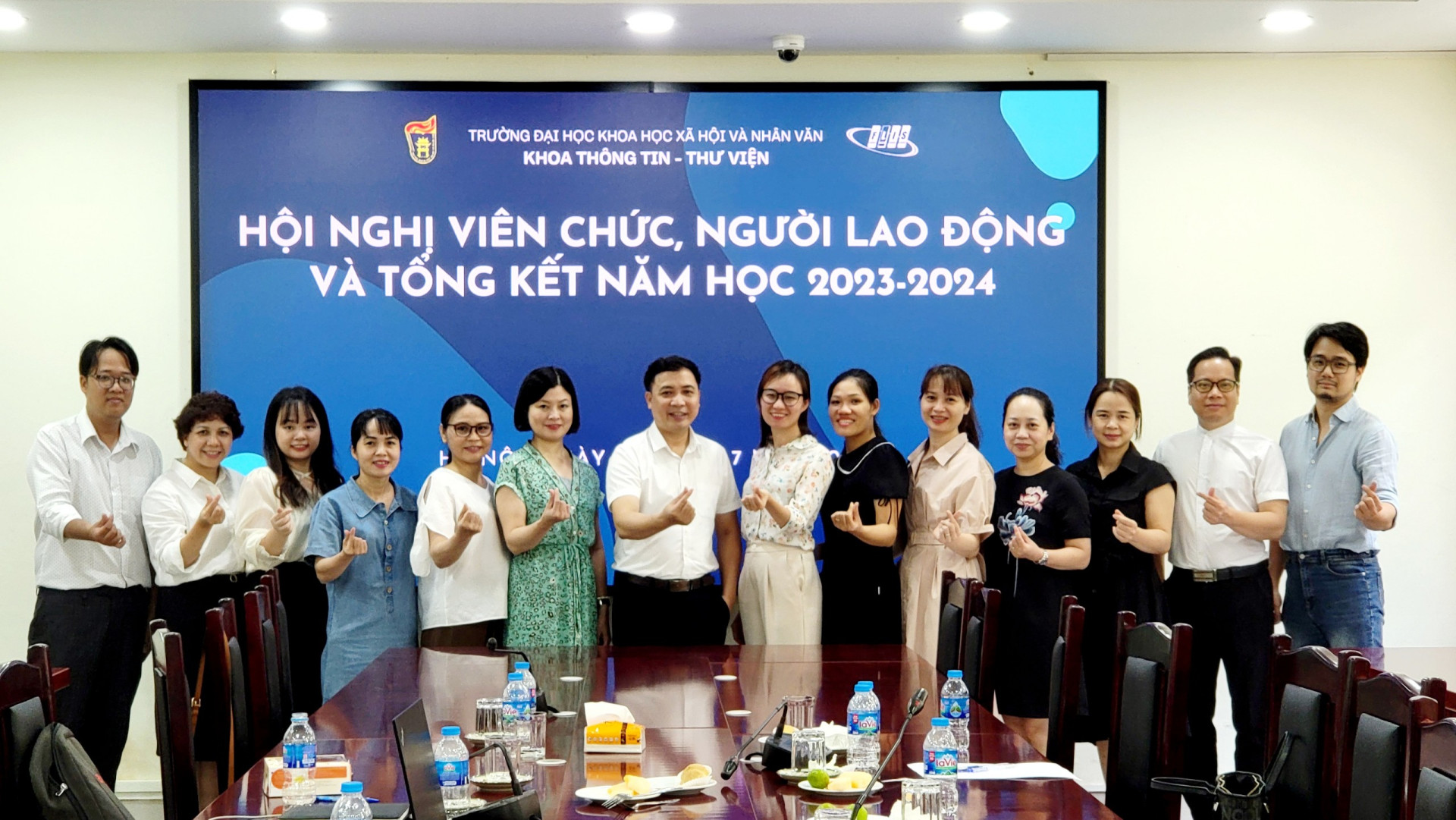 Hội nghị viên chức, người lao động và tổng kết năm học 2023-2024 Khoa Thông tin - Thư viện